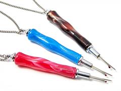 Seam Ripper with Magnetic Necklace Chain