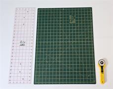 Quilter Large 3 Piece Set , 24inch Ruler and 24in Mat, 45mm Cutter 